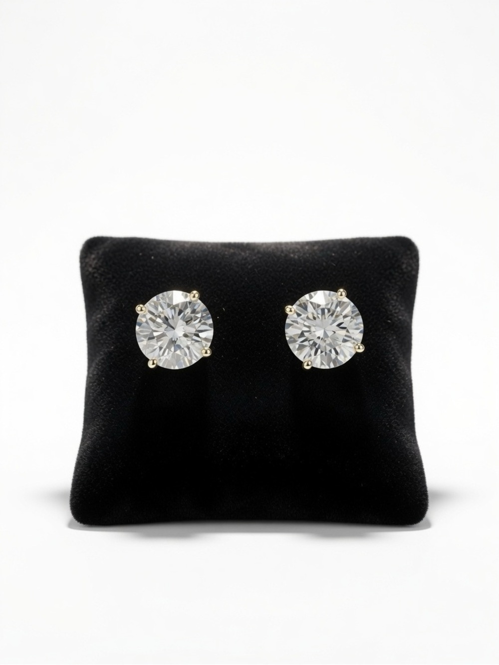 NWT Gold S925 Moissanite Stud Earrings